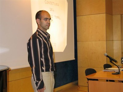 060503_conferencia_munoz_0.jpg