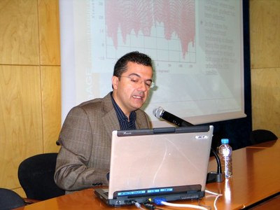 081204_2n_seminari_met_2.jpg