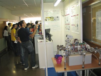 060426_forum_fme_2.jpg