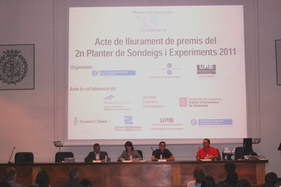 Taula presidencial i presentació de l'acte