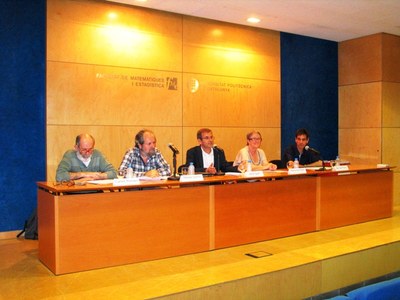 Taula presidencial amb els membres del Jurat del Premi