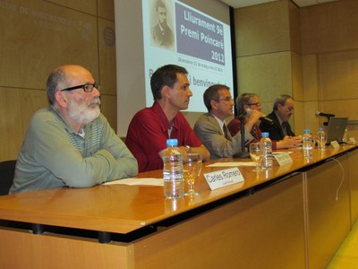 Inici de l'acte: taula presidencial