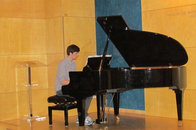 Beñat Irastoza al piano