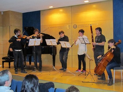 Grup de Cambra de l'FME (Roger Agustí i Guillermo Santamaria al violí, Marina Garrote al Cello, Xavier Ramos a la travessera, Aina Cuixart a l'oboè, Xavi Gràcia al fagot i Eduard Almacelas al piano