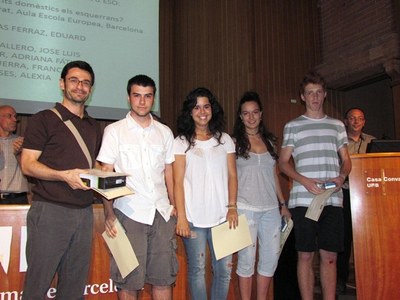 Primer premi categoria Batxillerat al treball: Tenen més accidents domèstics els esquerrans? d'Aula Escola Europea de Barcelona