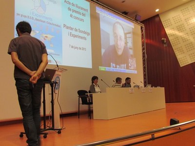 Intervenció de Pedro Delicado des de Califòrinia via Skype