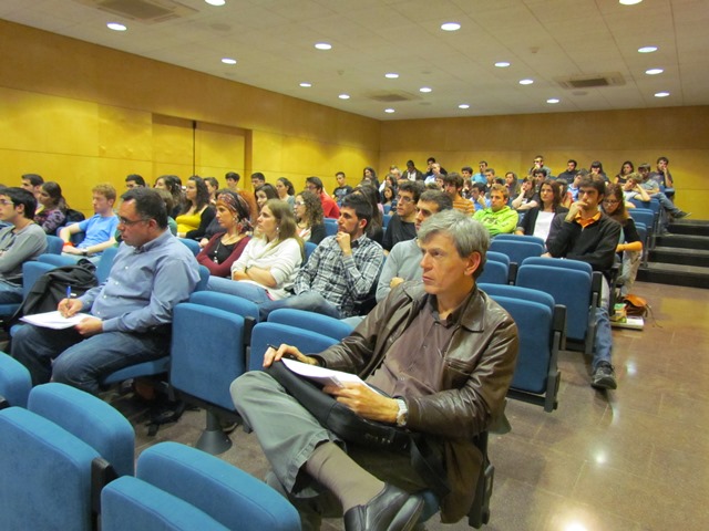 Públic a la sala d'actes de l'FME