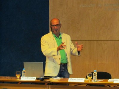 Impartint la Lliçó inaugural "Galois, entre els radicals"