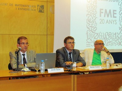Inici de l'acte: taula presidencial