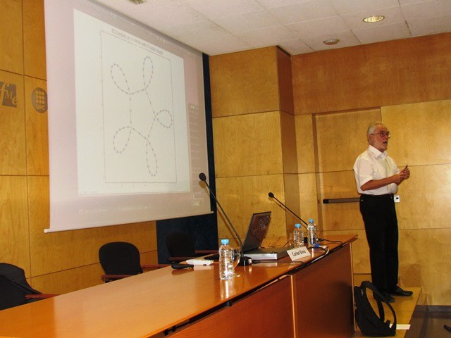 Altres imatges del professor Simó