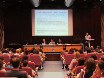 Pedro Delicado presentant els premiats
