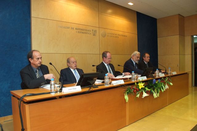 081114_magister_honoris_causa_jaume_pages_2.JPG