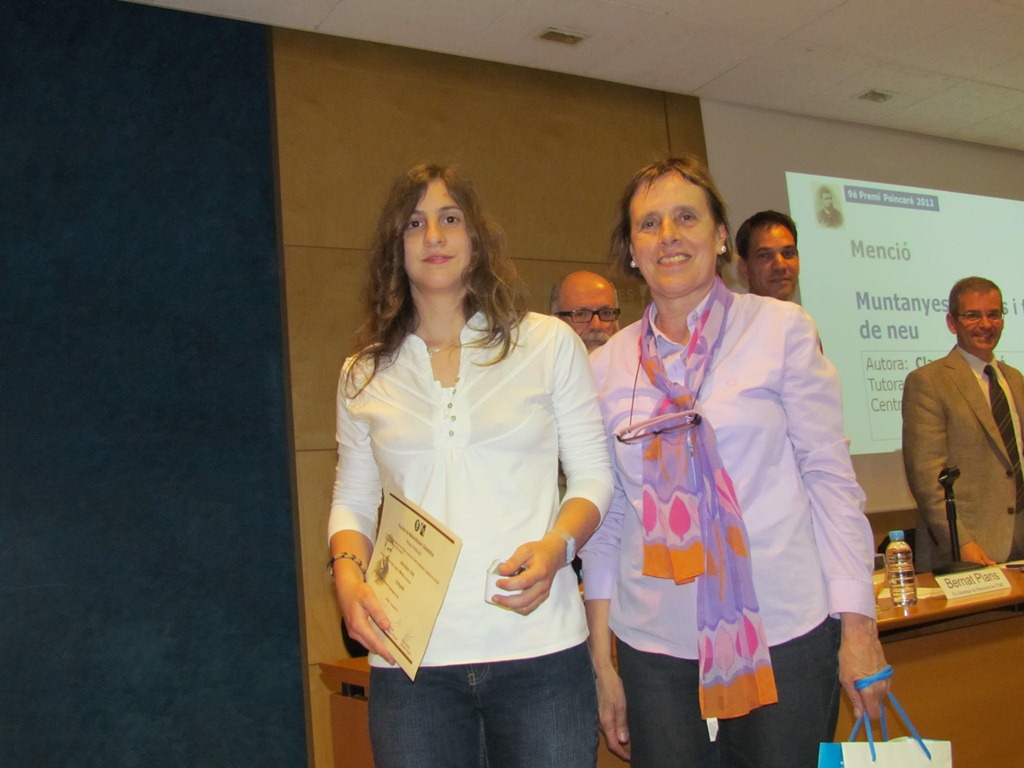 Menció: Júlia Alsina i la tutora Francesca Masnou de l'Institut Jaume Callís de Vic