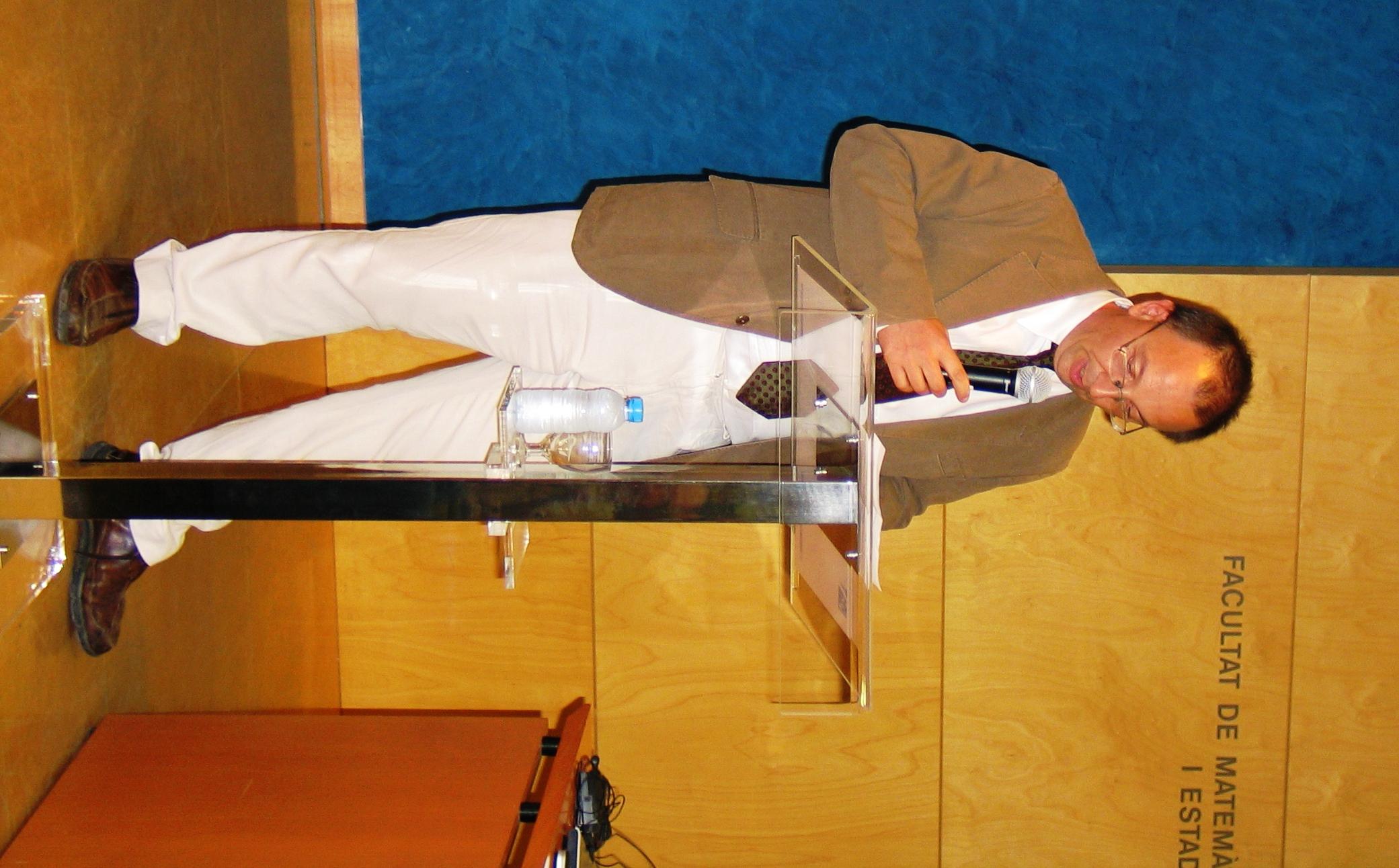 Presentació del ponent a càrrec de Pedro Delicado, cap d'estudis d'Estadística de la UPC