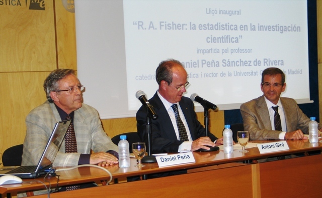 Taula presidencial: Antoni Giró, rector de la UPC, Daniel Peña, rector la Universitat Carlos III de Madrid i Jordi Quer, degà de l'FME