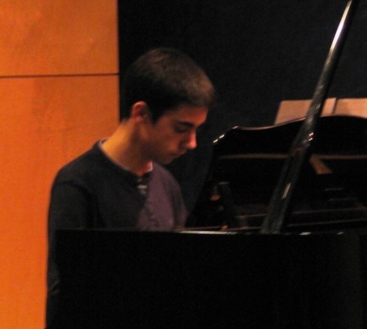 L'Isaac Sánchez al piano