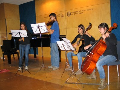 Paula Subías (flauta), Guillem Alsina (violí), Marina Garrote (violoncel) i Laia Casanellas (guitarra)