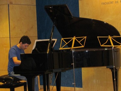 Eduard Vàzquez al piano