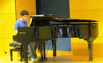 Eduard Vàzquez al piano