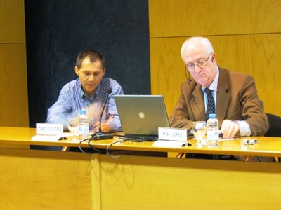 El professor Jordi Castro, del Departament d'EIO-UPC presenta el 3r ponent