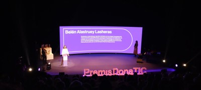 Belén Alastruey, graduada en Matemàtiques de l'FME, premi DonaTIC categoria estudiant TIC