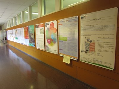Exposició de pòsters de les propostes de TFM del MESIO UPC-UB al vestíbul de l'FME