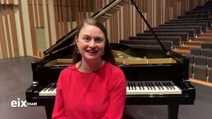 La matemàtica i pianista Laura Farré Rozada al Telenotícies del 324 presentant nou àlbum i nous projectes de divulgació música-matemàtiques