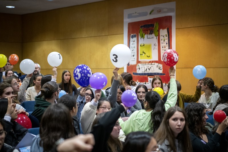 Tot a punt per la 2a Olimpíada Matemàtica Femenina Catalana - OMCaF 2025 Tot a punt per la 2a Olimpíada Matemàtica Femenina Catalana - OMCaF 2025